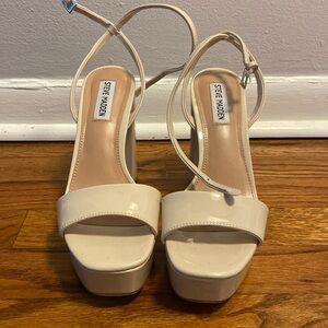 Steve Madden Lessa Pump